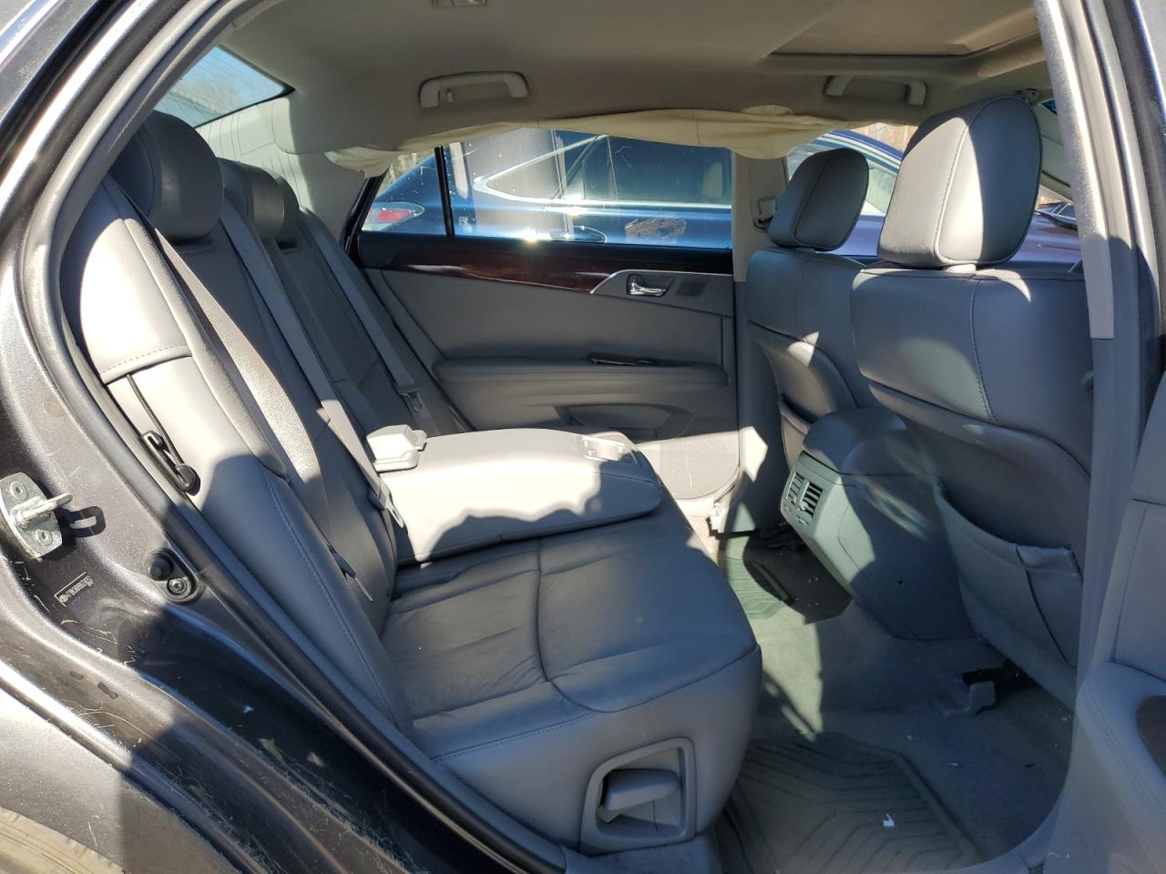 2009 Toyota Avalon - Image 10