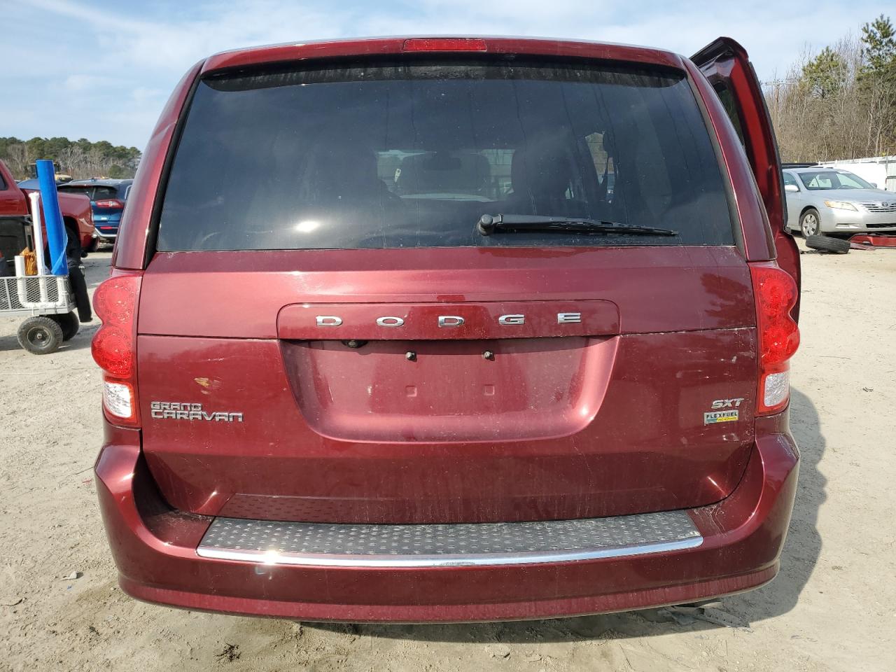 2019 Dodge Caravan - Image 6