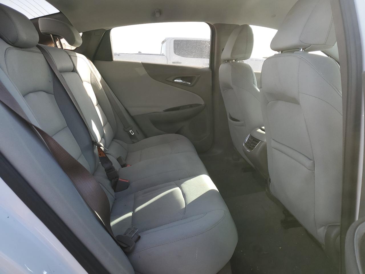 2017 Chevrolet Malibu - Image 10