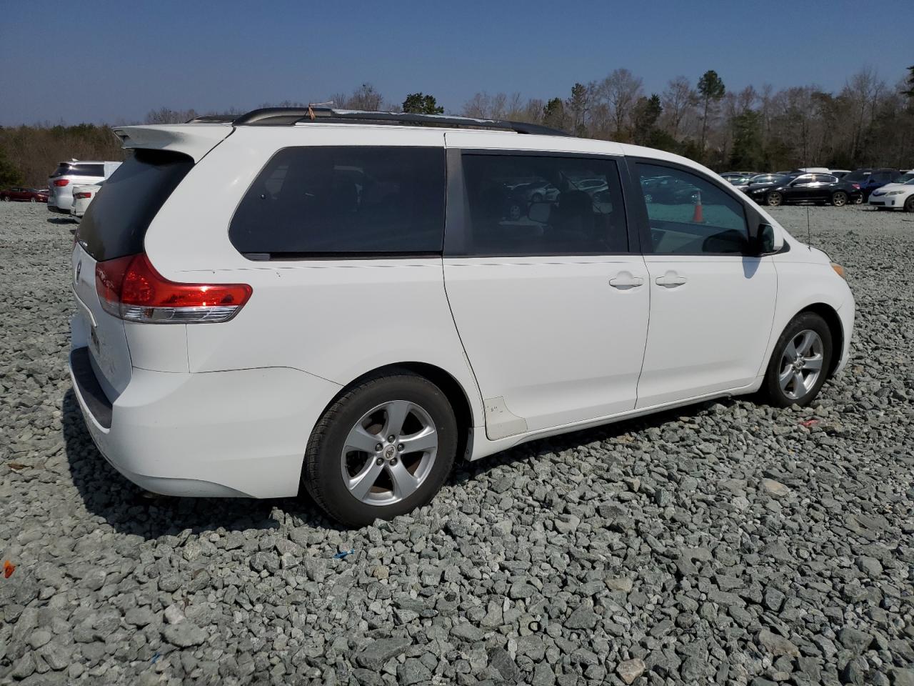 2011 Toyota Sienna - Image 3