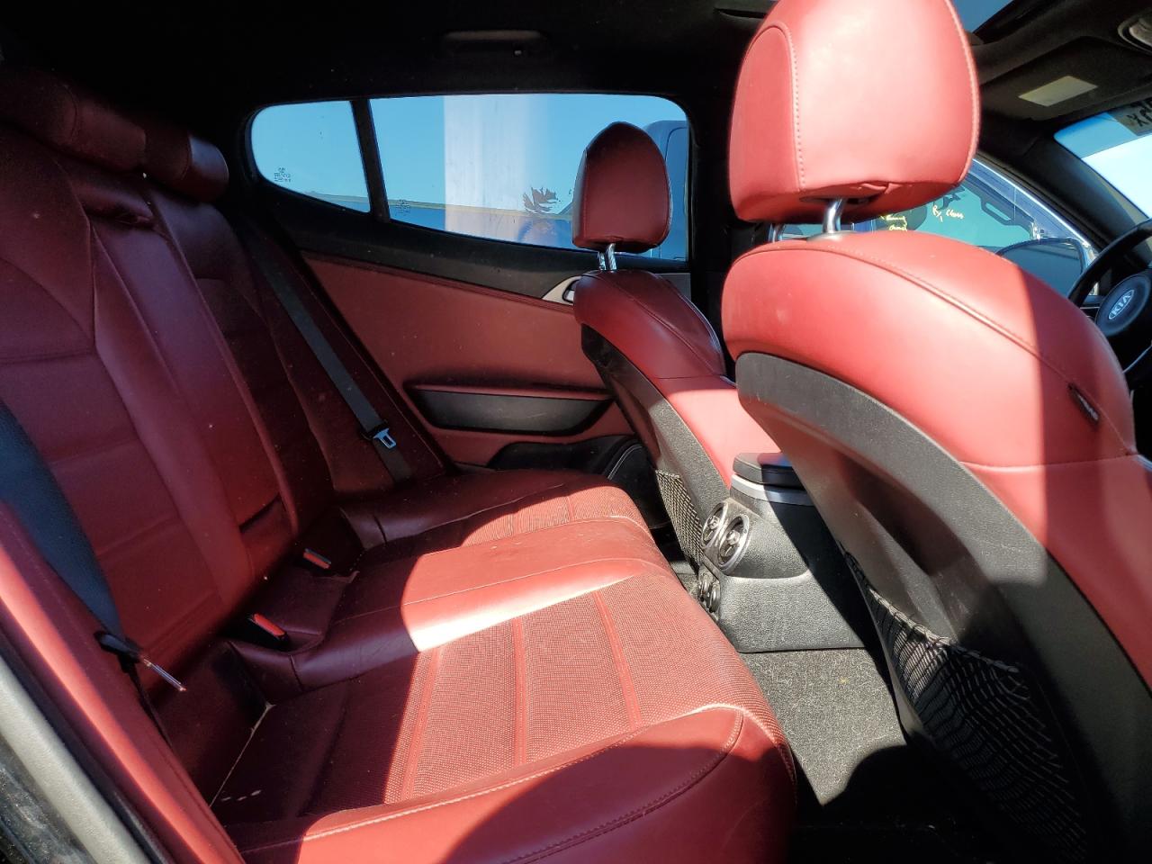 2018 Kia Stinger - Image 10