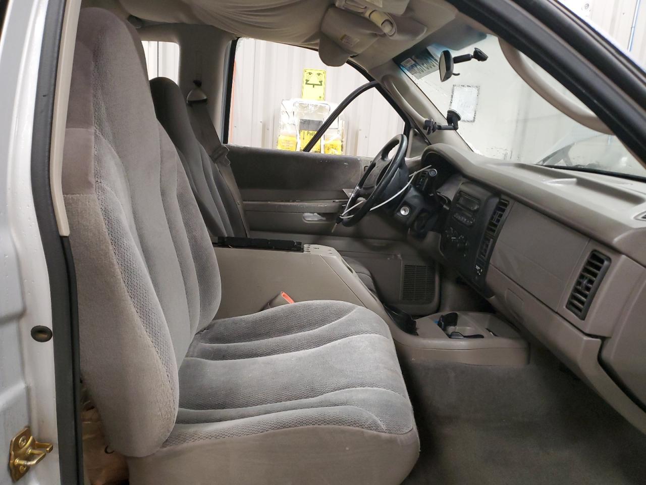 2003 Dodge Dakota - Image 7