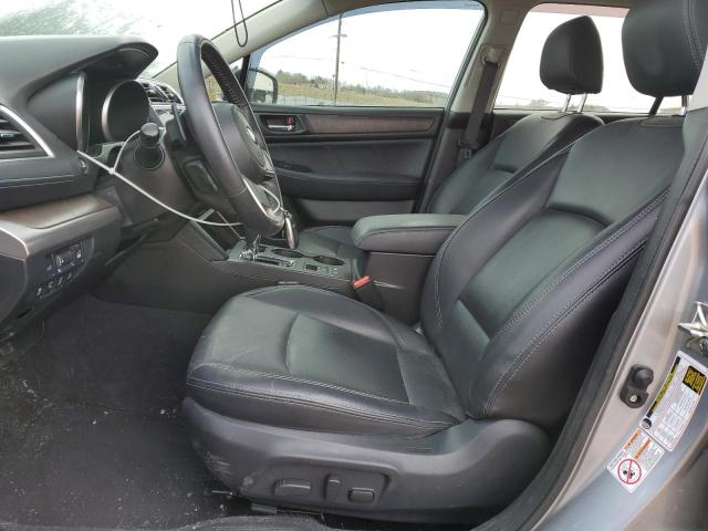  SUBARU OUTBACK 2018 Srebrny