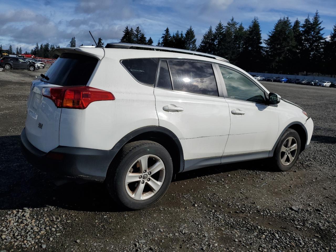 2015 Toyota RAV 4 - Image 3