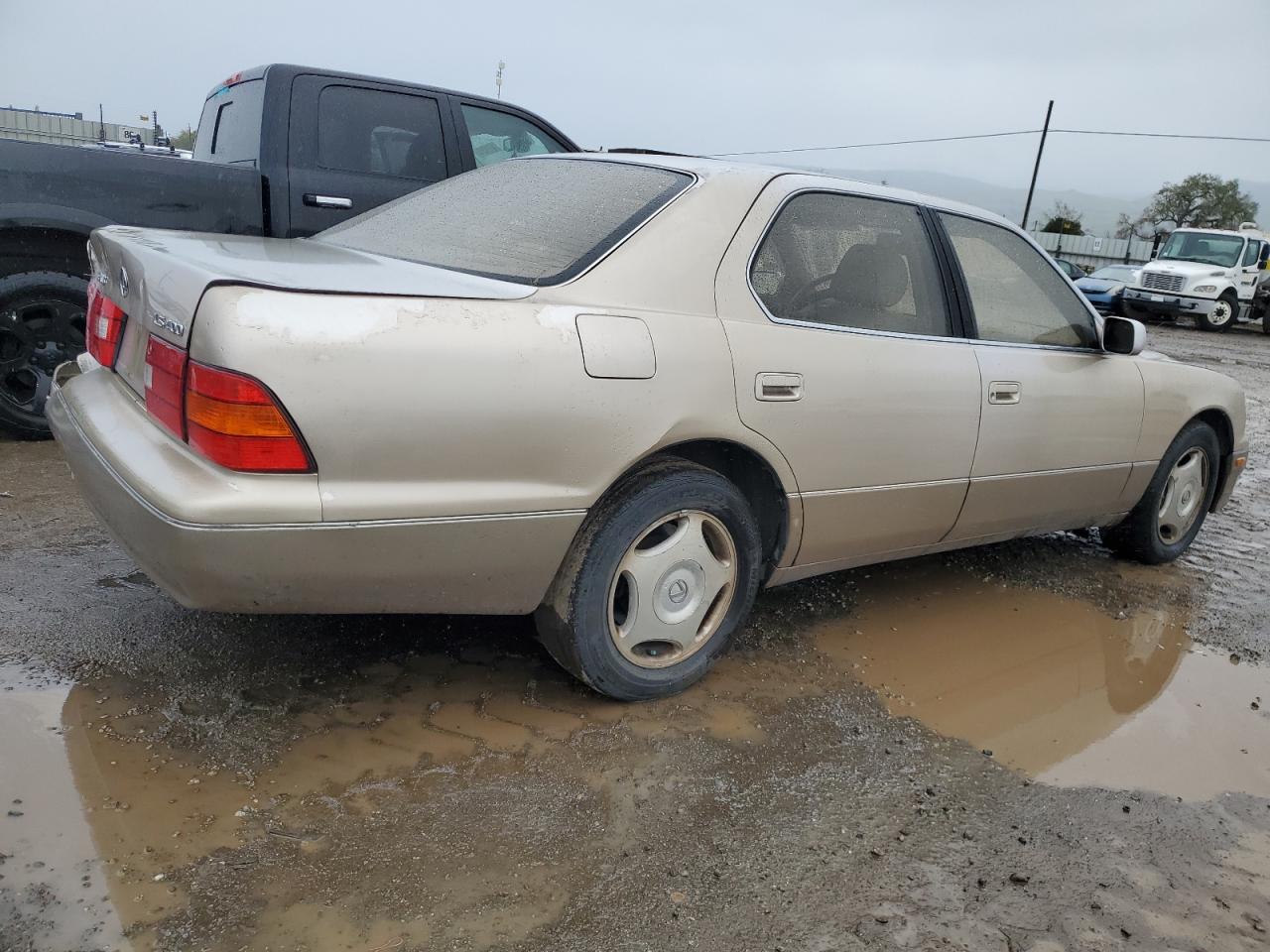 1998 Lexus LS - Image 3