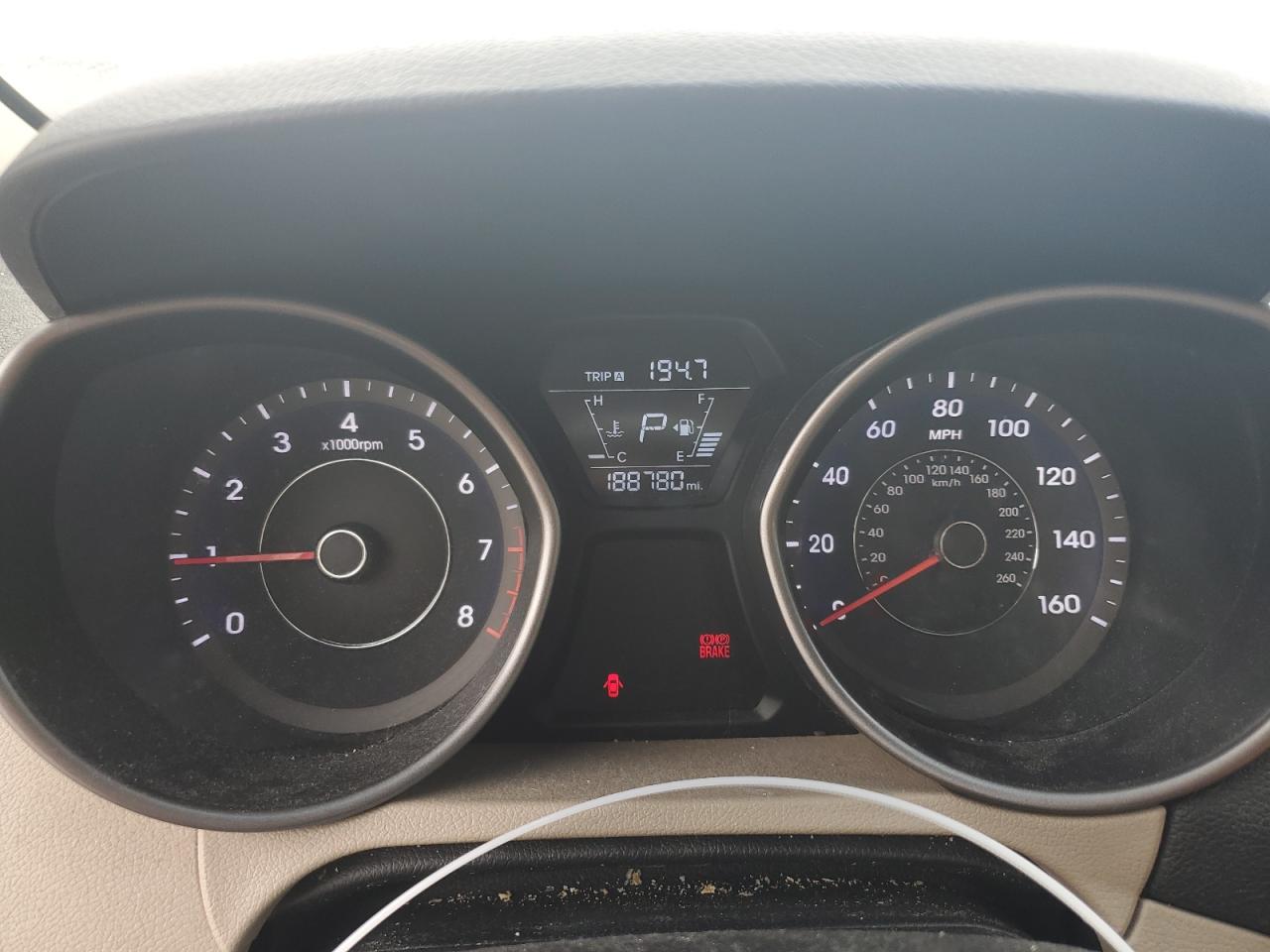 2016 Hyundai Elantra - Image 9