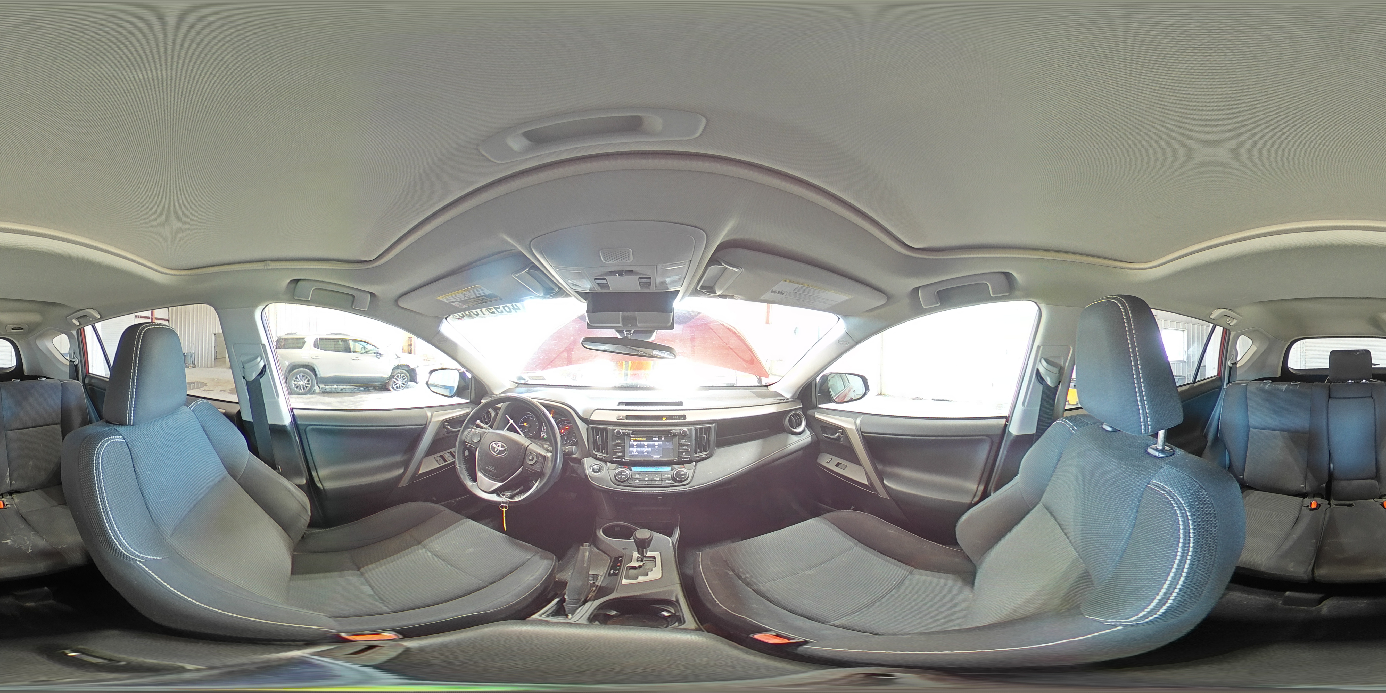 2018 Toyota RAV 4 - Image 16