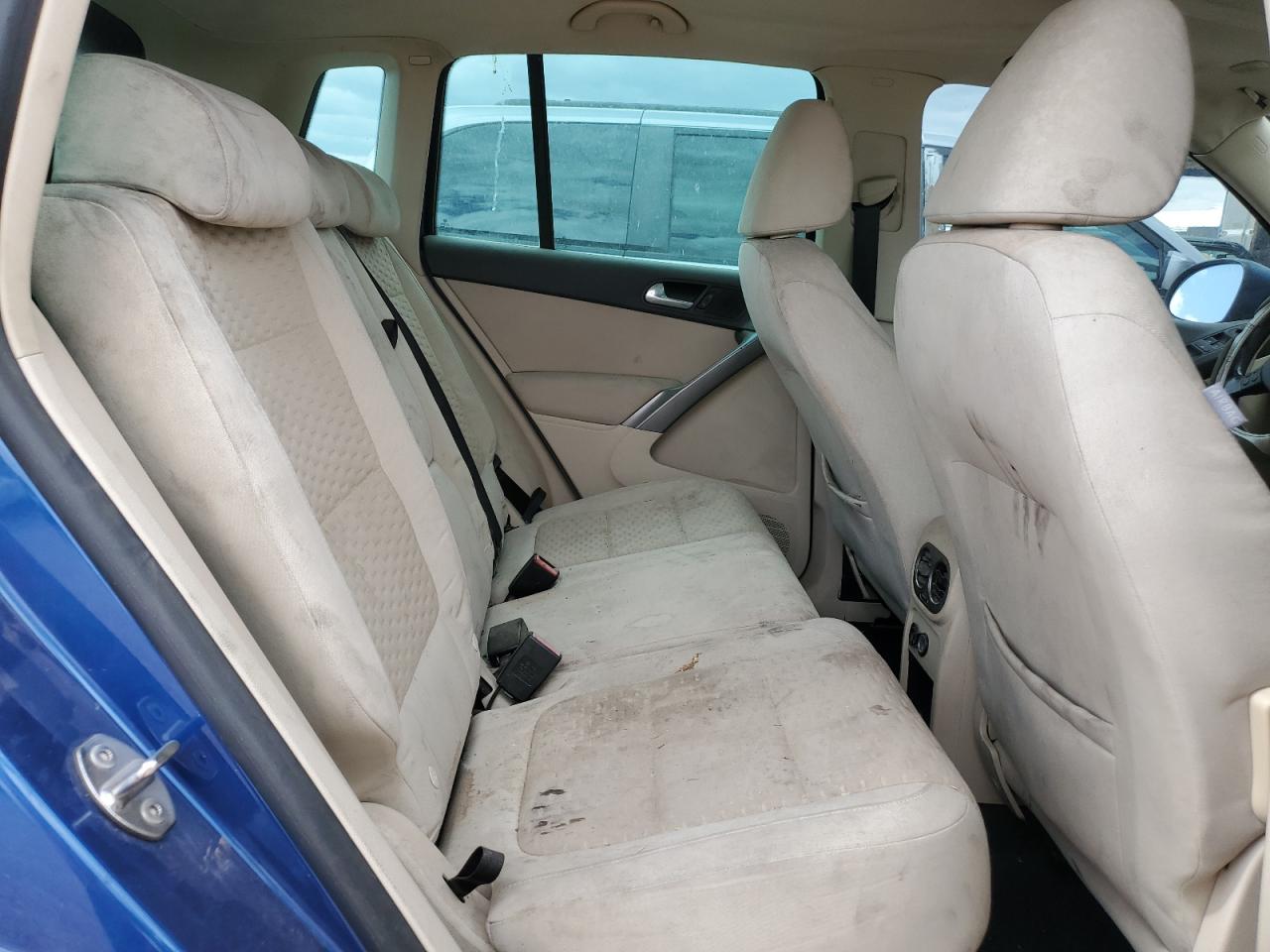 2009 Volkswagen Tiguan - Image 11