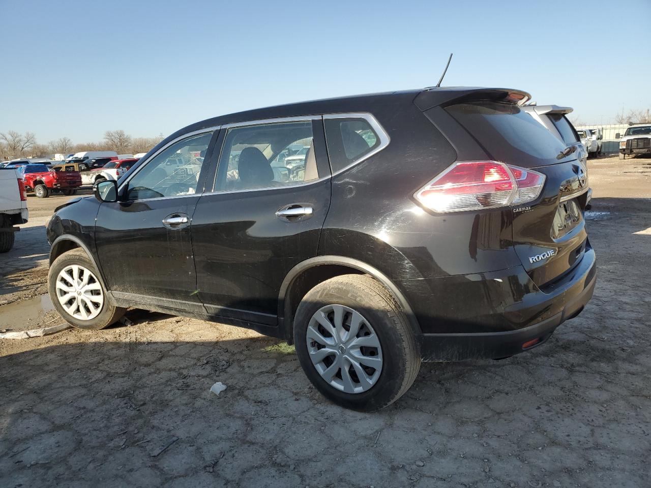 2015 Nissan Rogue - Image 2