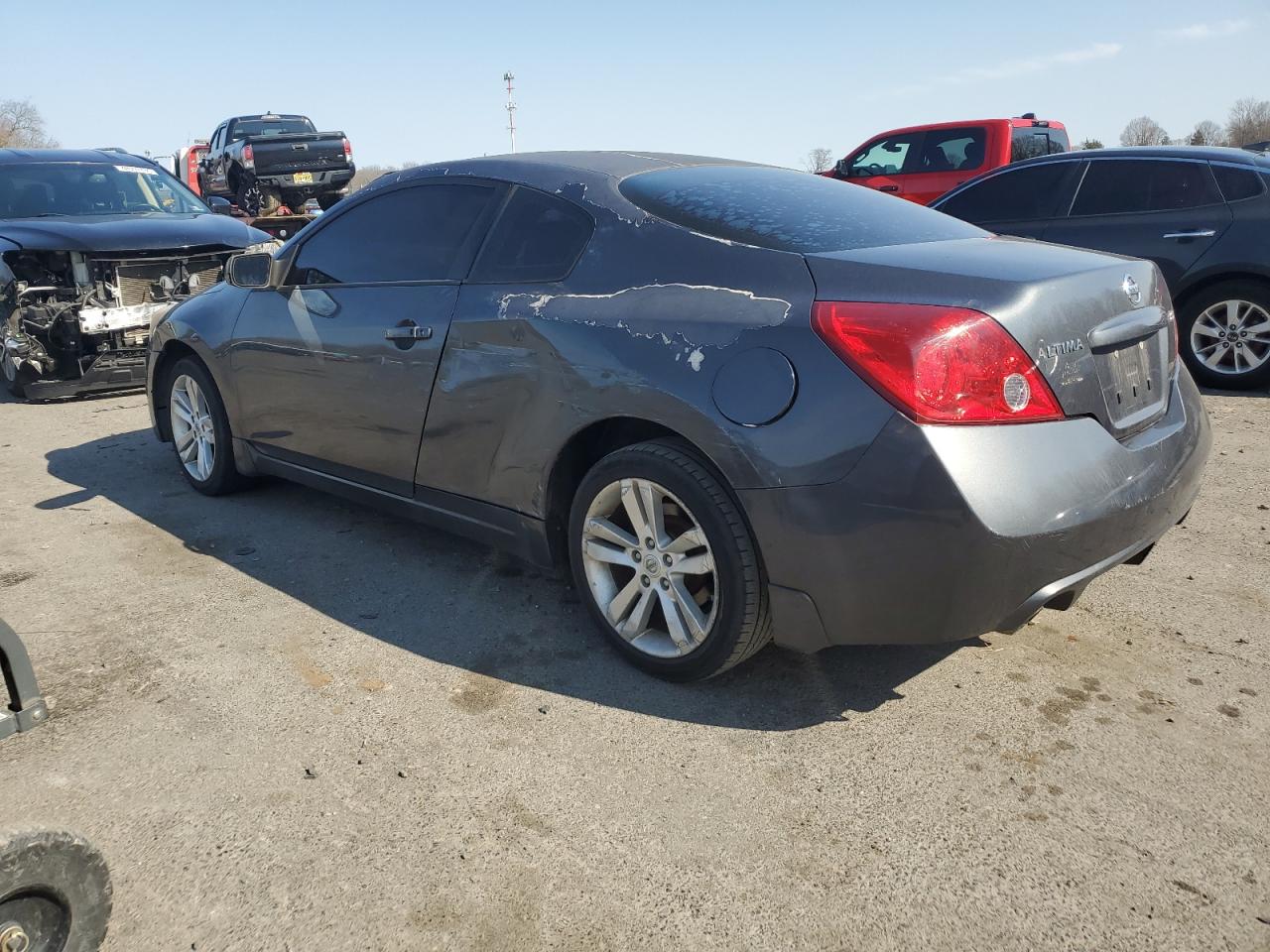 2011 Nissan Altima - Image 2