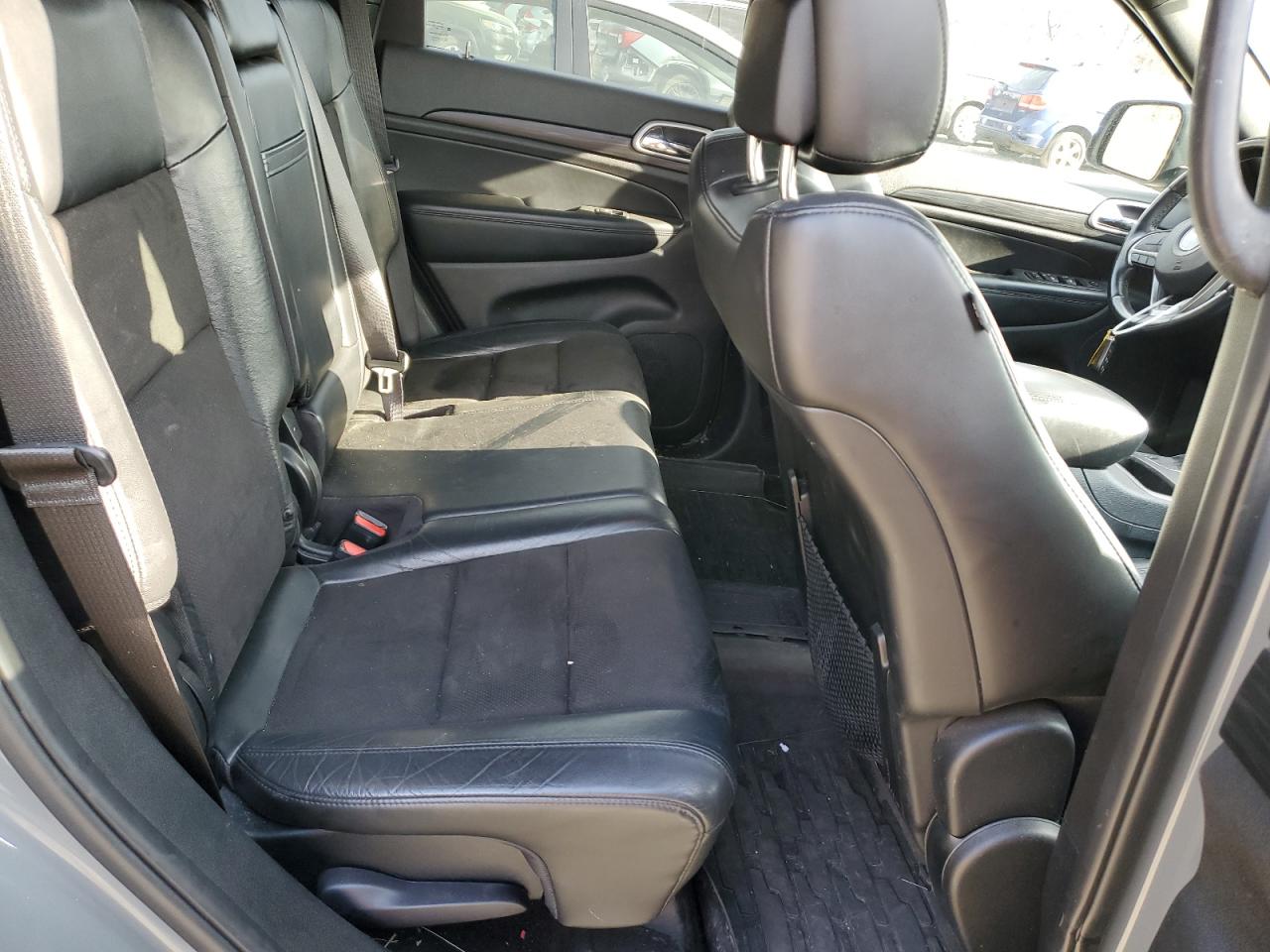 2020 Jeep Grand Cherokee - Image 11
