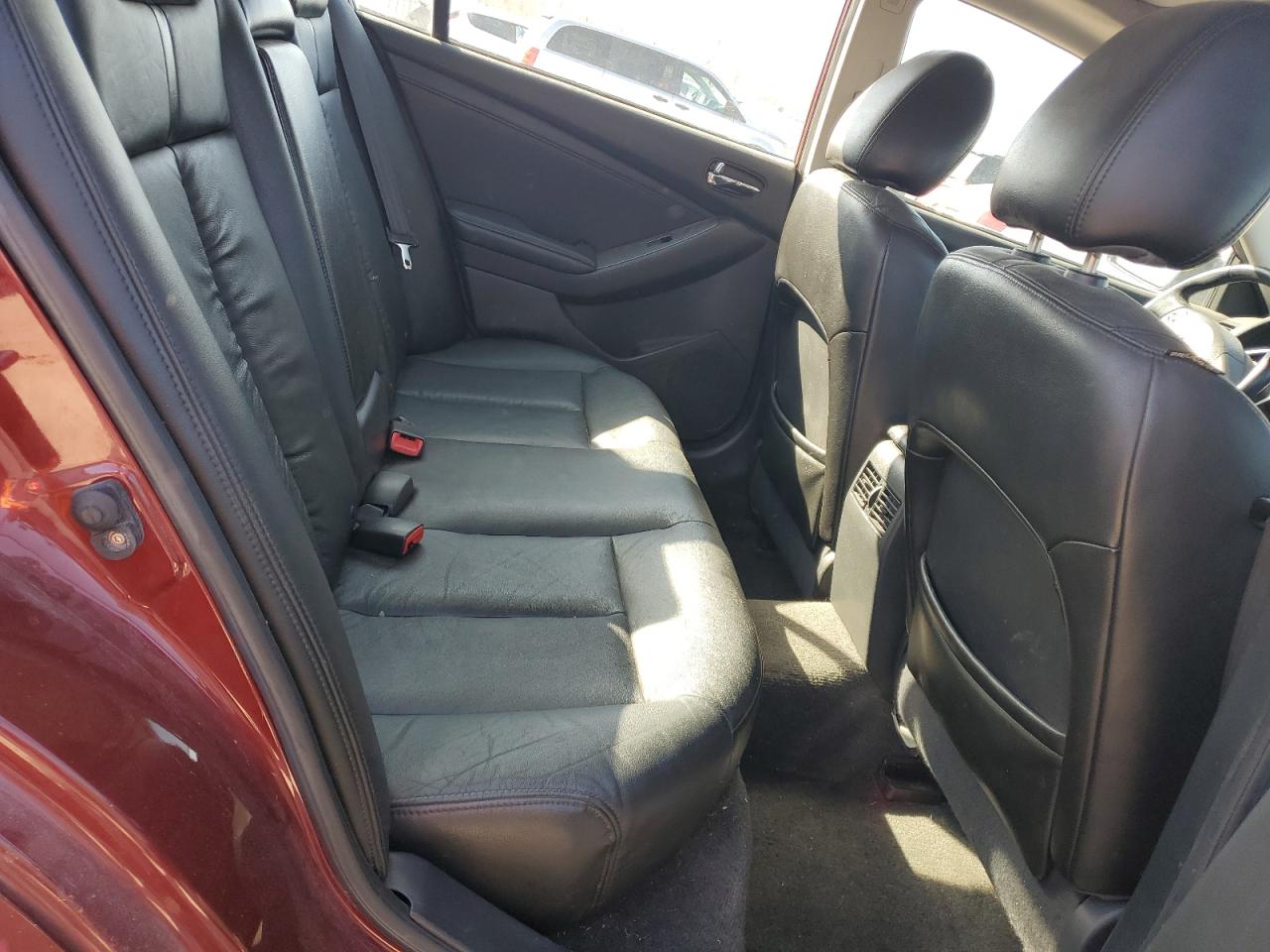 2010 Nissan Altima - Image 12
