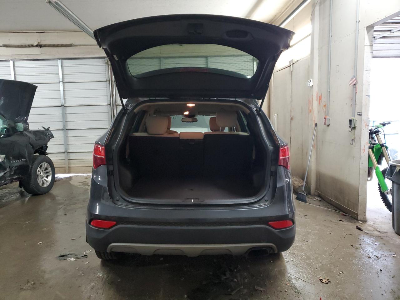 2016 Hyundai Santa Fe - Image 6