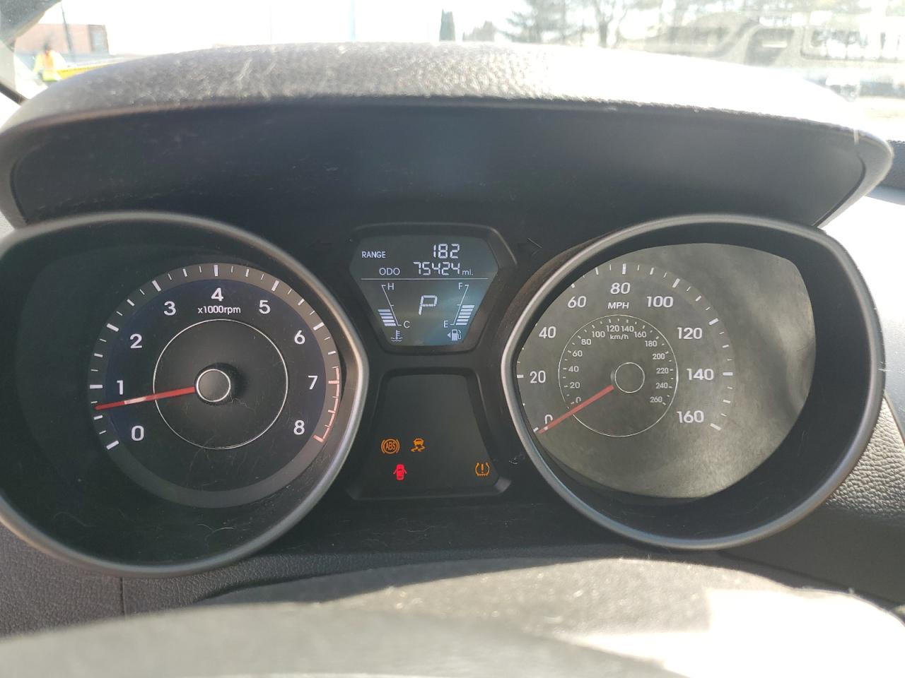 2013 Hyundai Elantra - Image 9