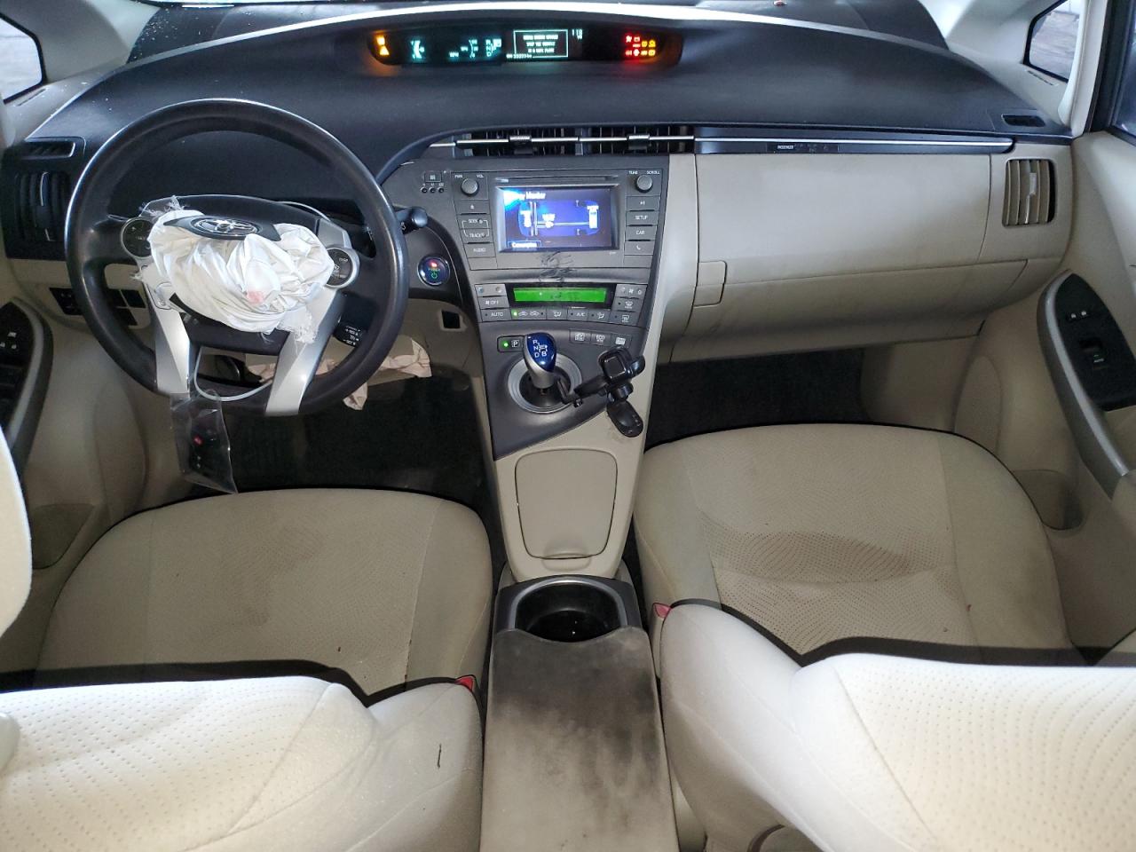 2013 Toyota Prius - Image 8
