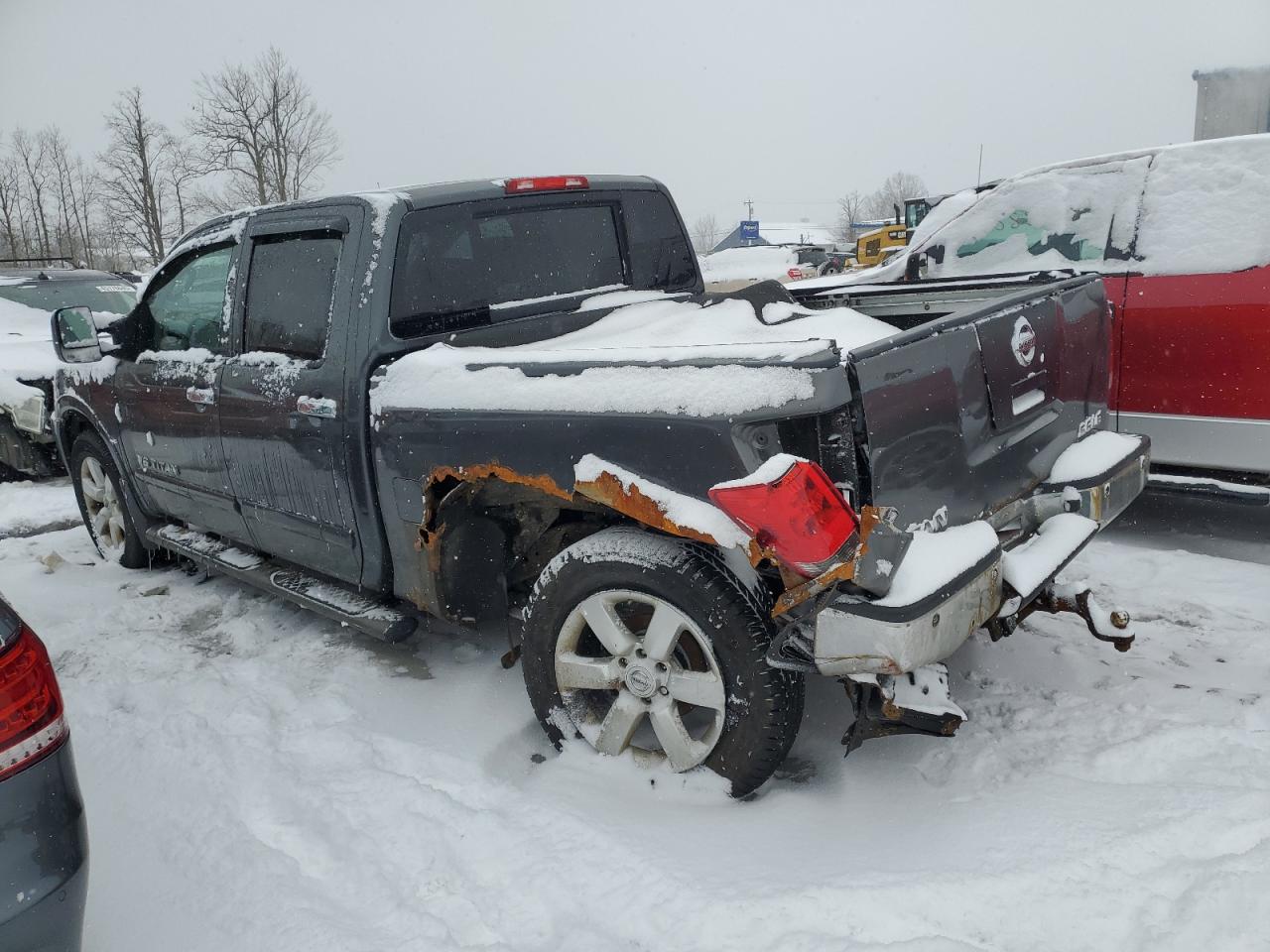 2010 Nissan Titan - Image 2