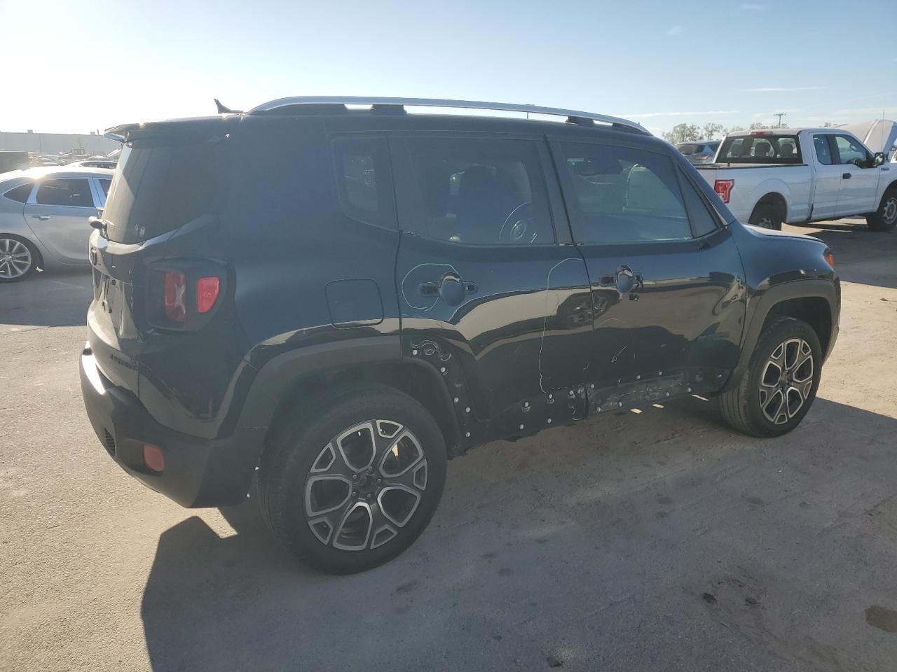 2017 Jeep Renegade - Image 3