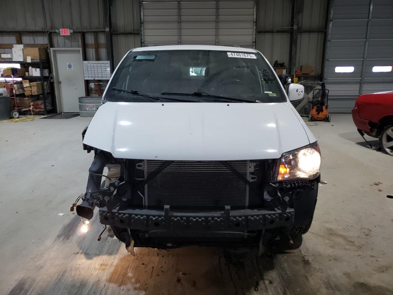 2018 Dodge Caravan - Image 5