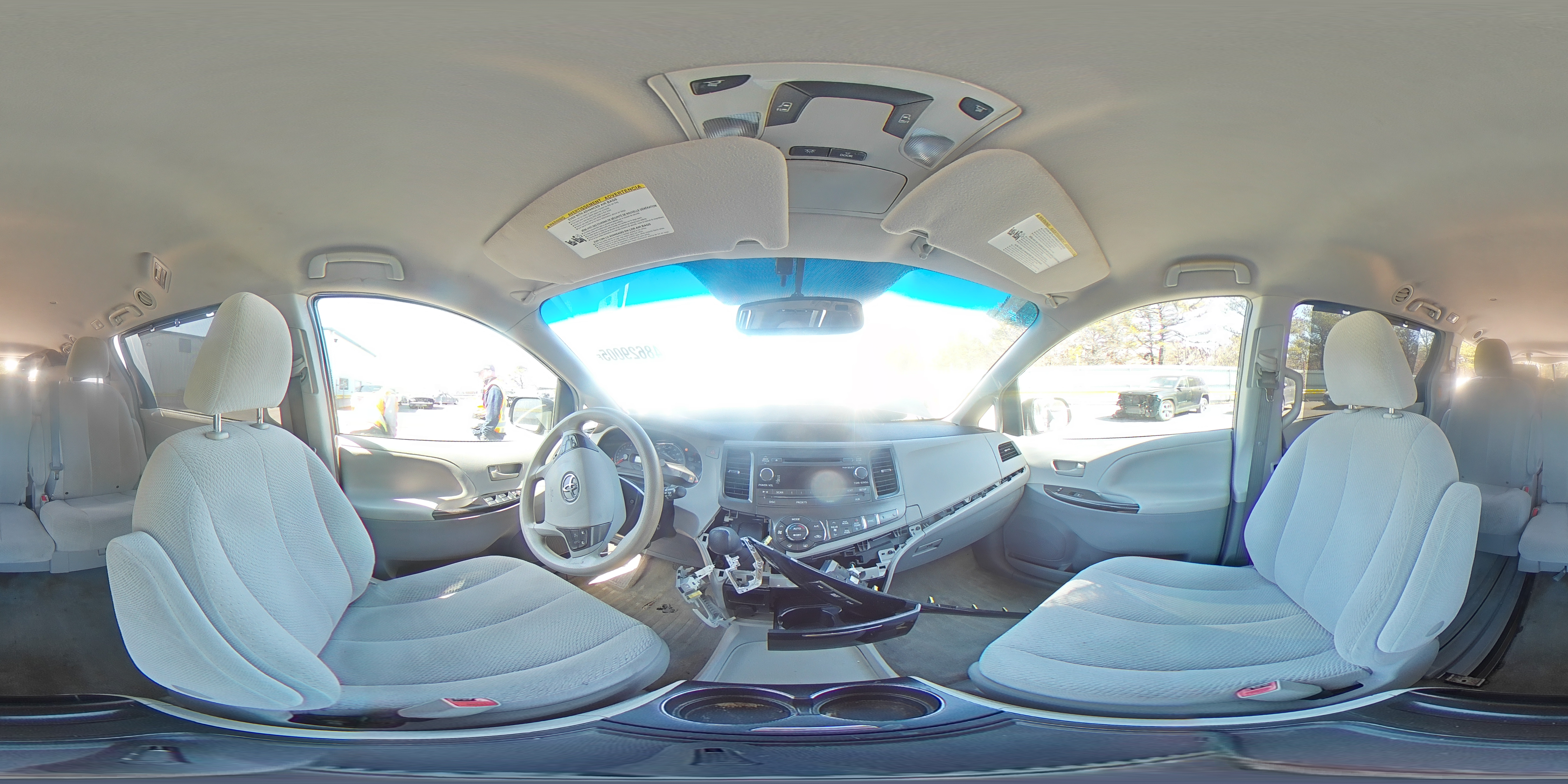 2014 Toyota Sienna - Image 14