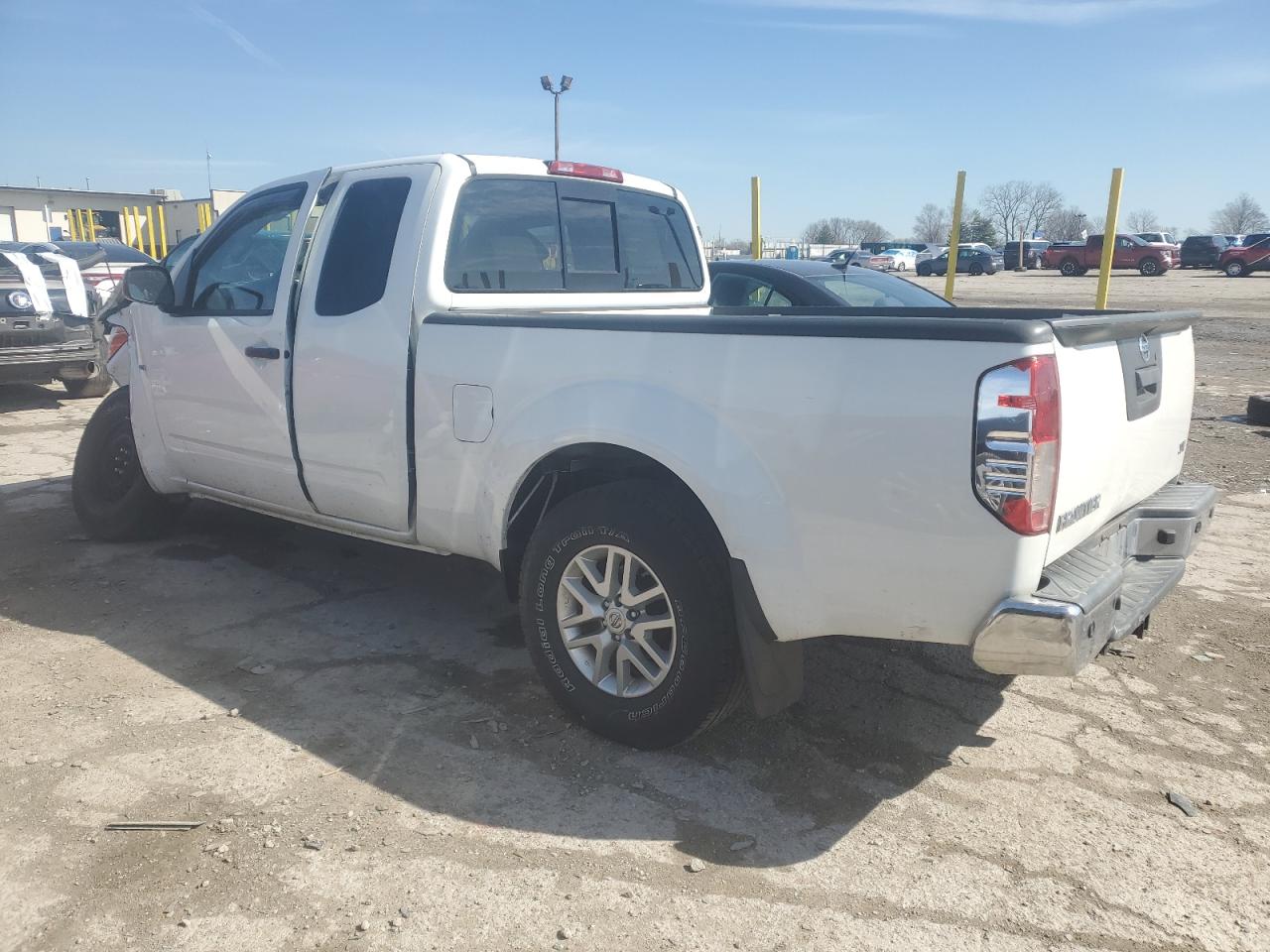 2015 Nissan Navara (Frontier) - Image 2