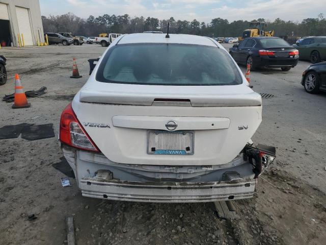  NISSAN VERSA 2018 Білий