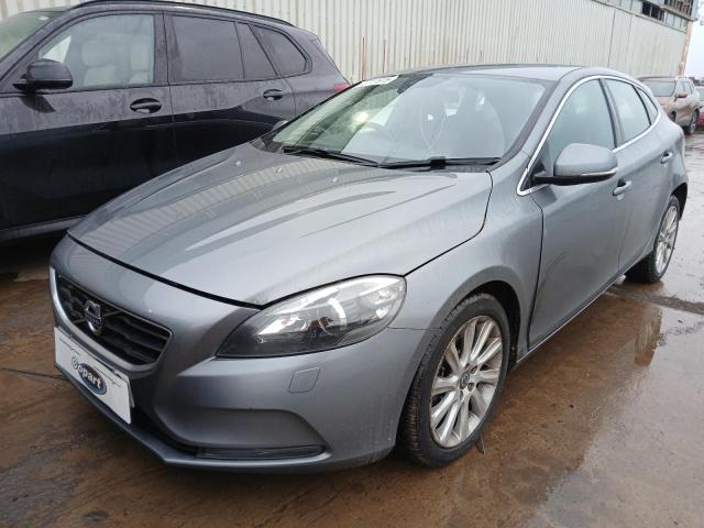 2015 VOLVO V40 SE LUX