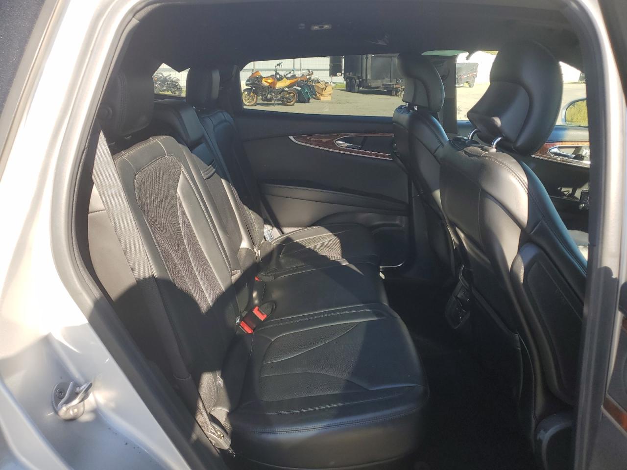 2016 Lincoln MKX - Image 12