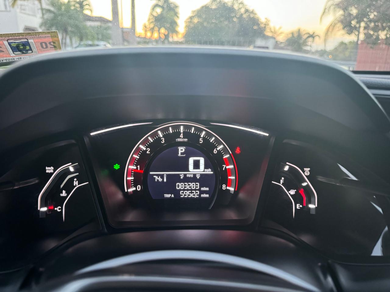 VIN: SHHFK7H40HU403525 Auction: COPART Lot: 48743185 Location: FL - MIAMI SOUTH VIN: SHHFK7H40HU403525 HONDA CIVIC 2017 WHITE Photo 8