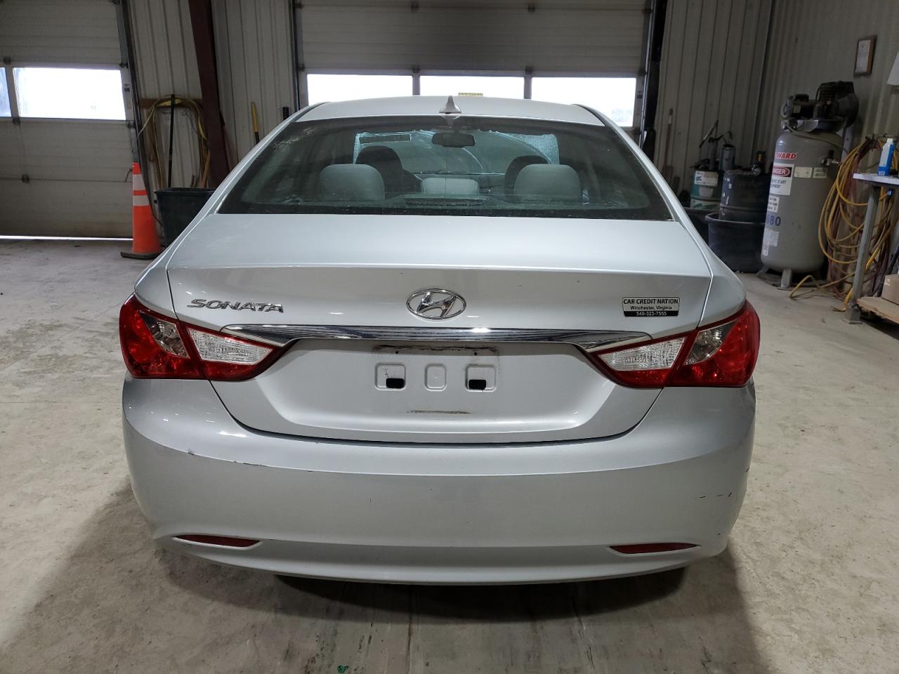 2012 Hyundai Sonata - Image 6