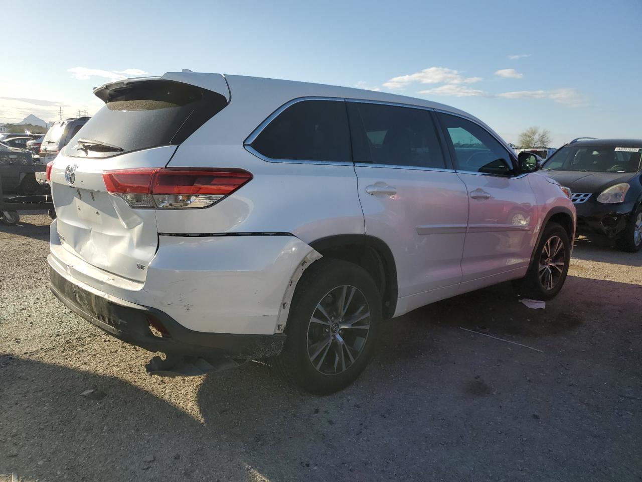 2018 Toyota Highlander - Image 3