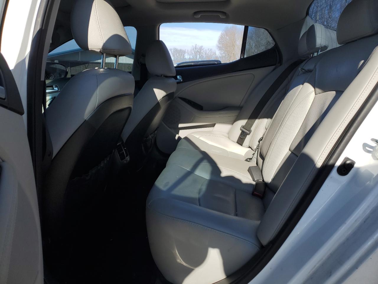 2015 Kia Optima - Image 11