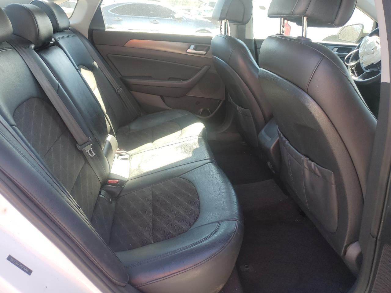 2015 Hyundai Sonata - Image 11