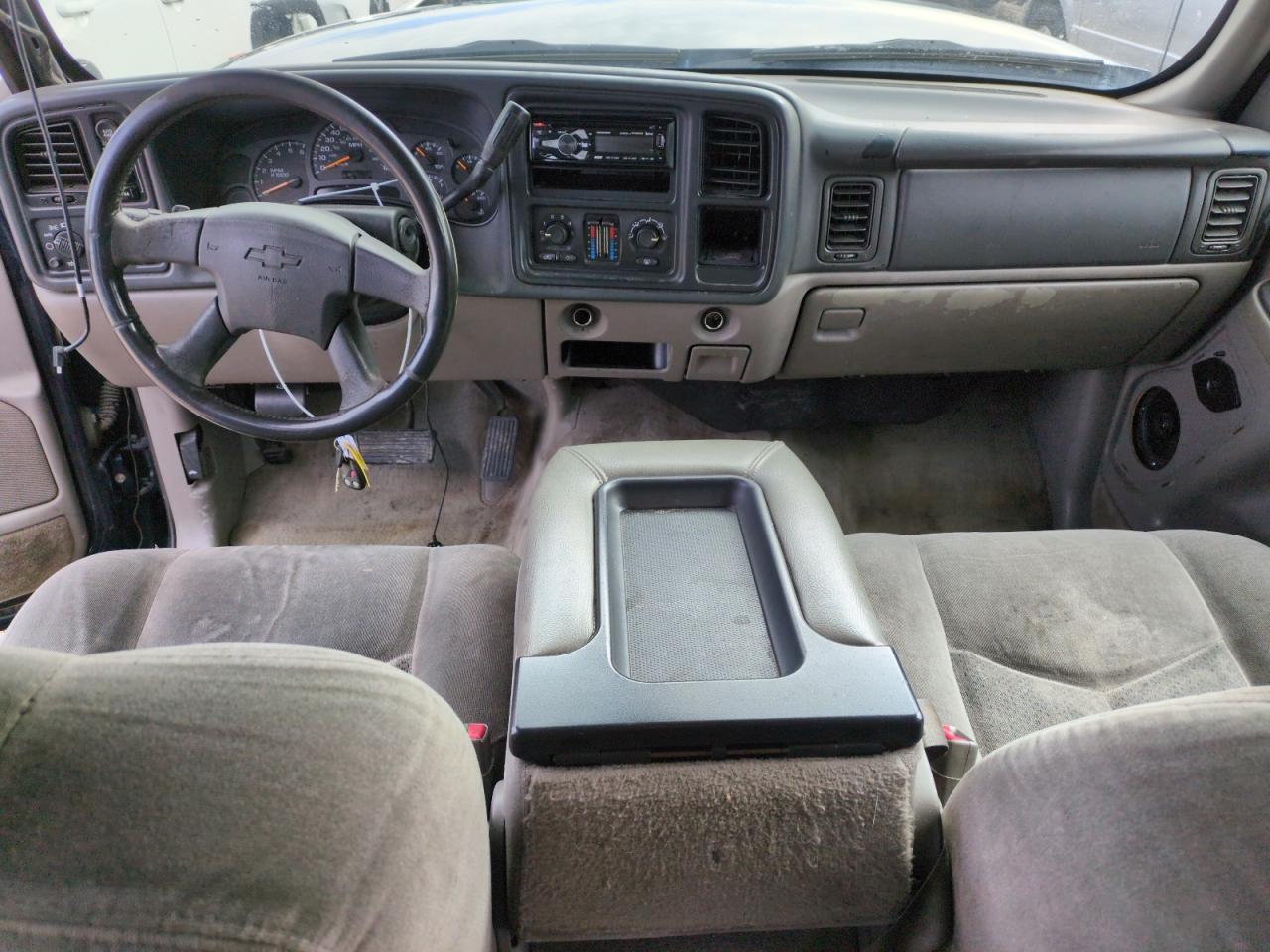 2004 Chevrolet Tahoe - Image 8