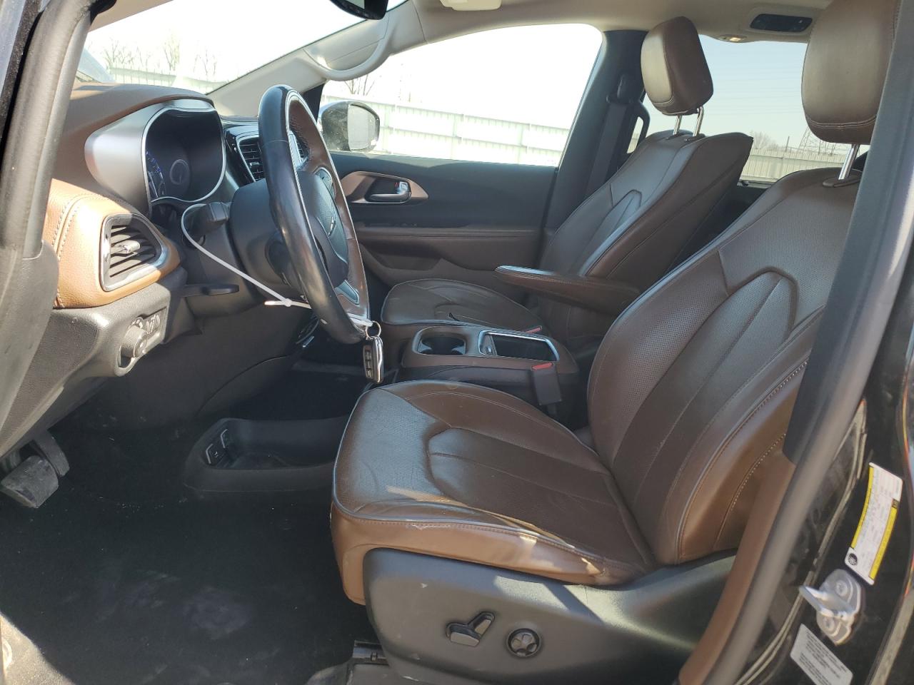 2017 Chrysler Pacifica - Image 7