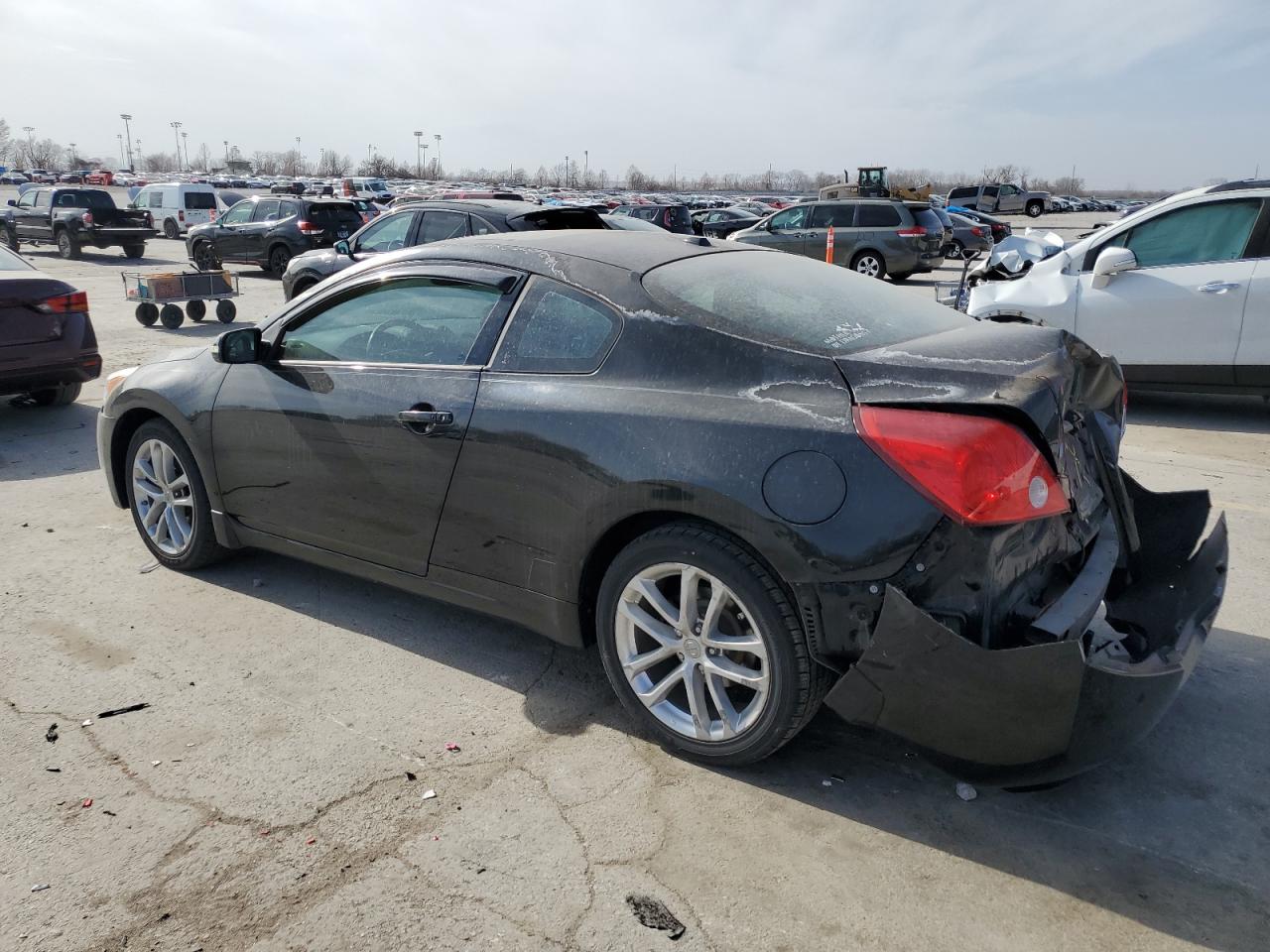 2010 Nissan Altima - Image 2
