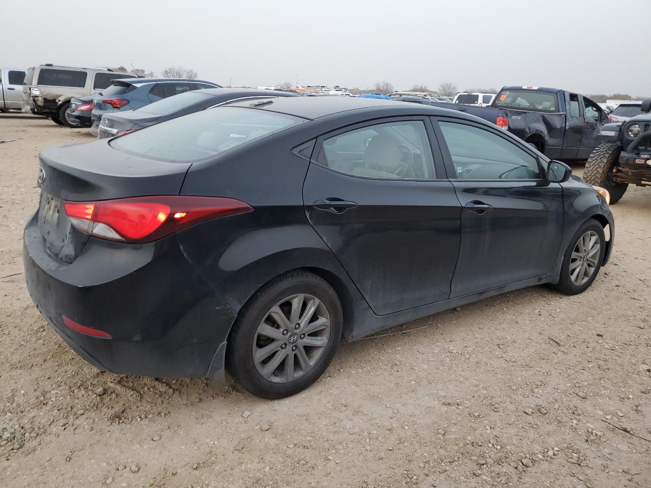 2016 Hyundai Elantra - Image 3