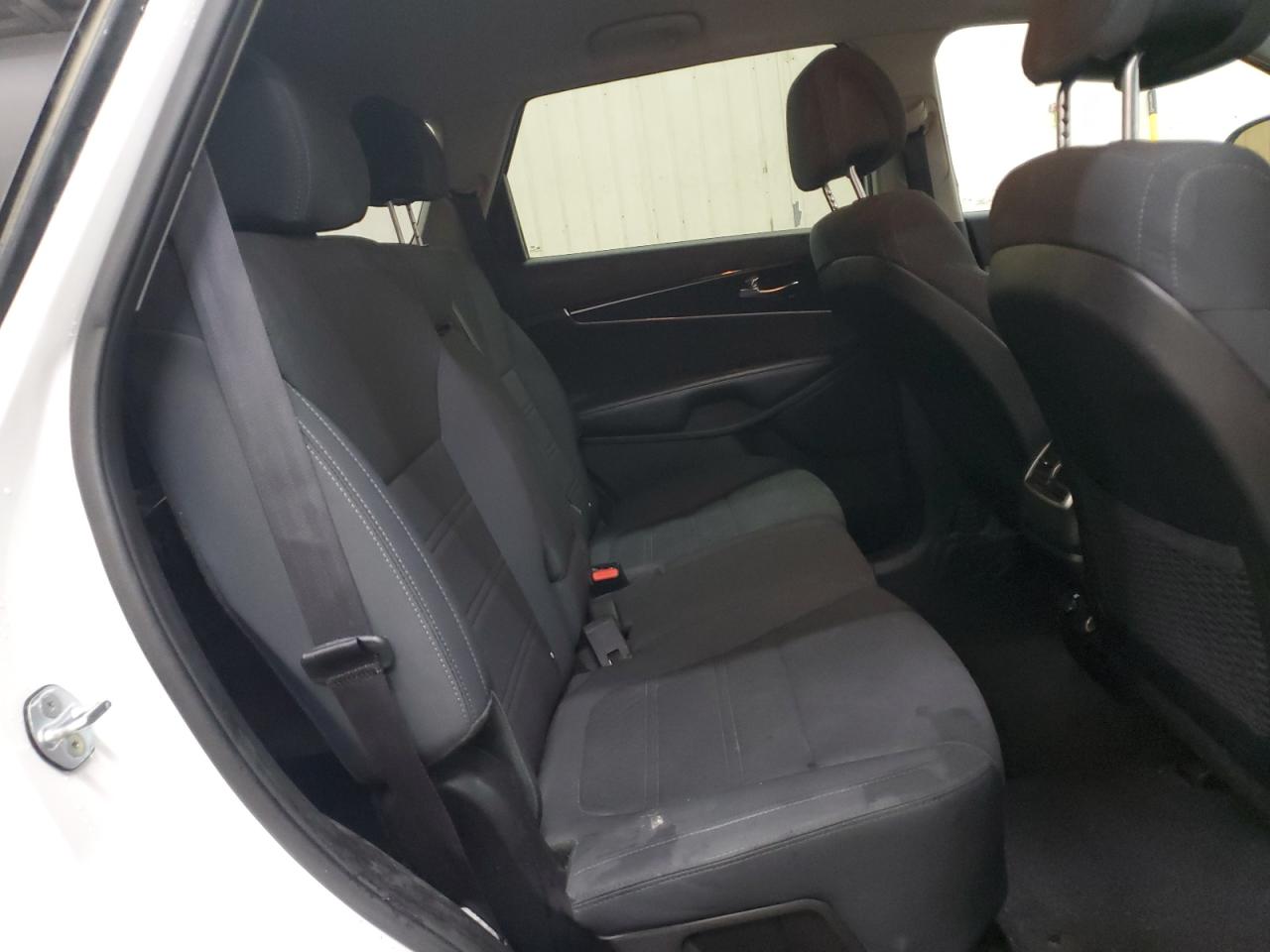 2016 Kia Sorento - Image 10