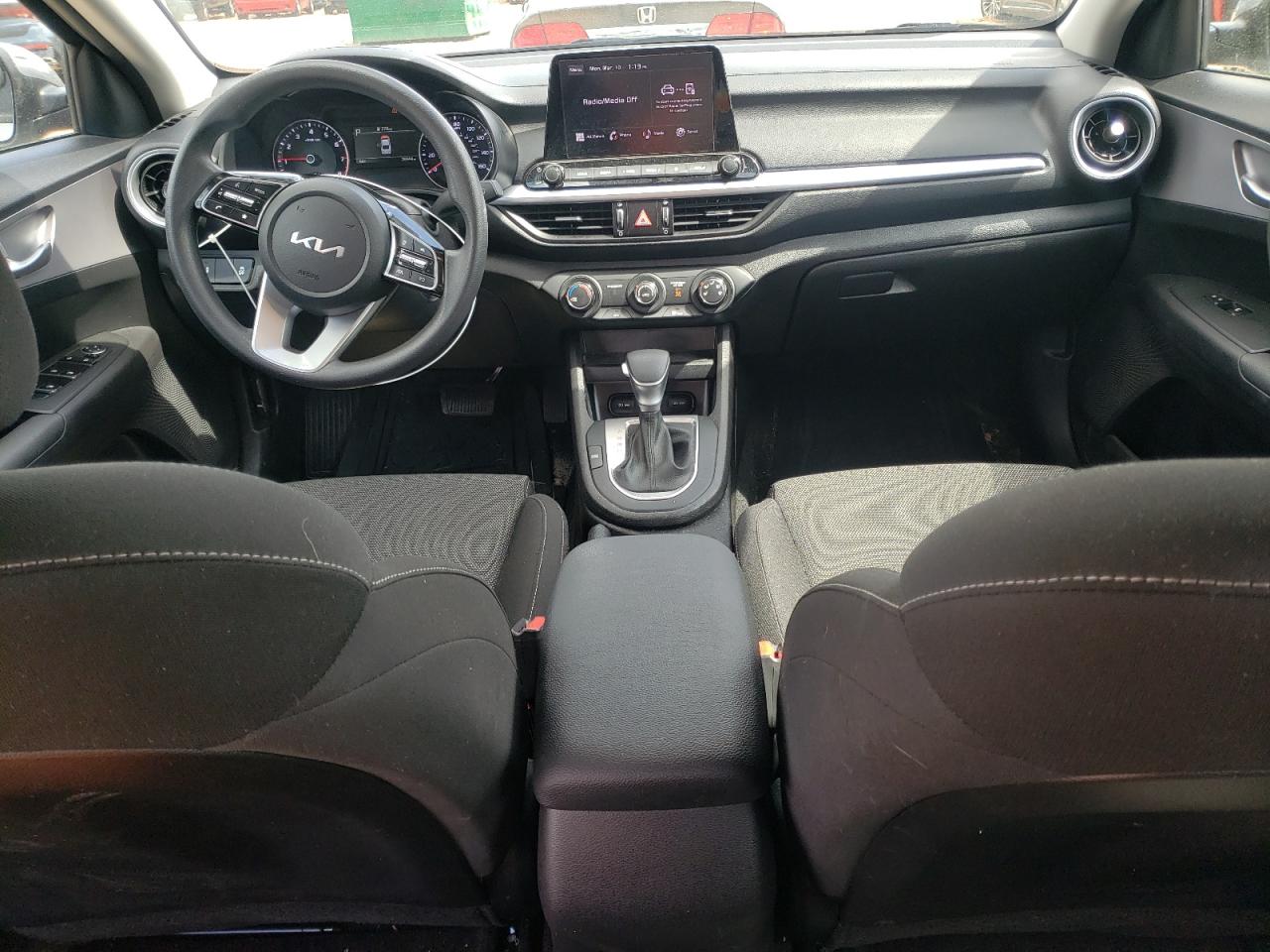 2023 Kia Forte - Image 8