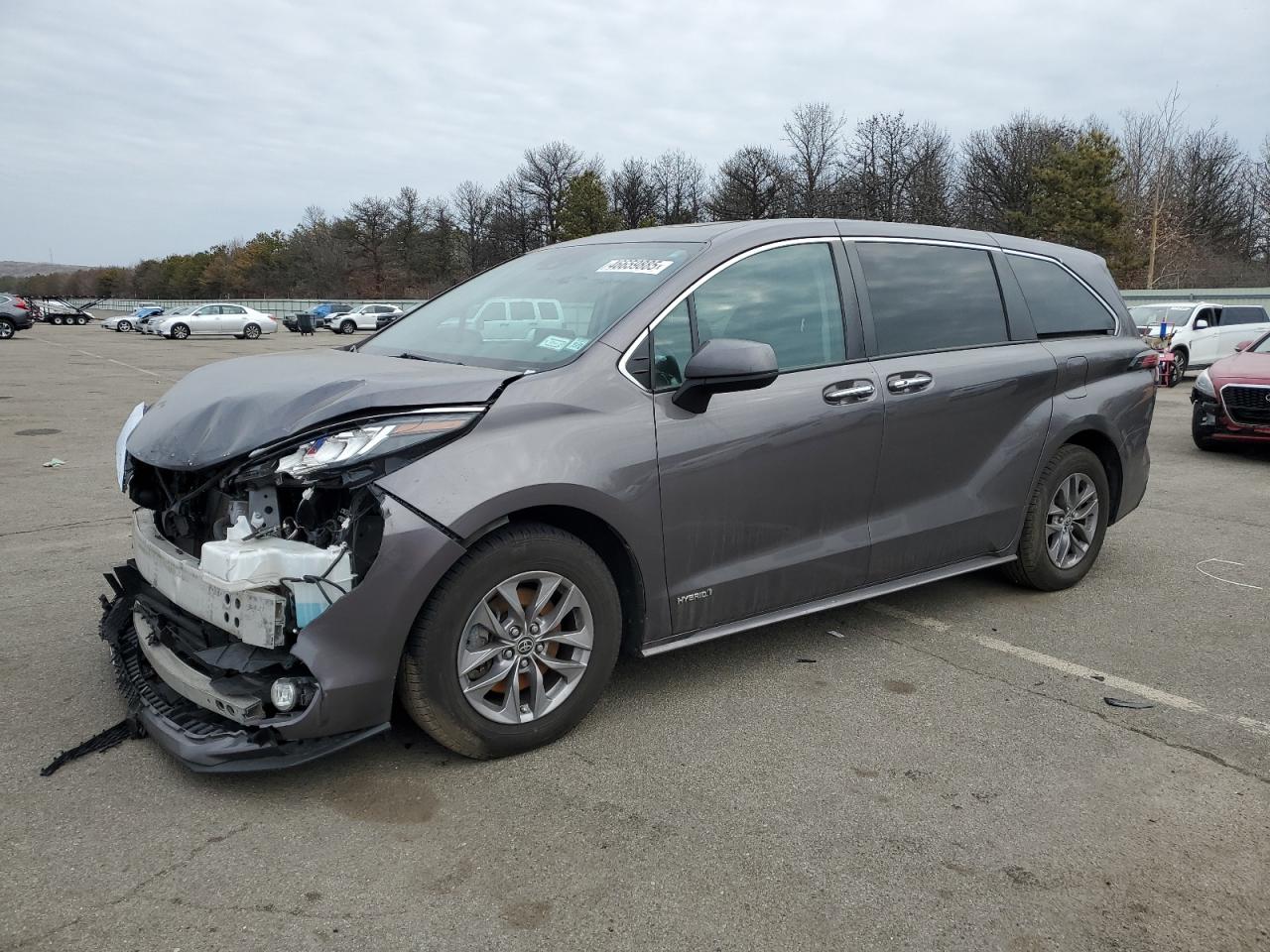 2021 Toyota Sienna - Image 1
