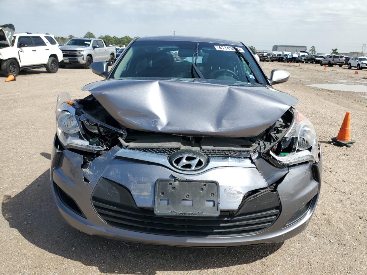 2016 Hyundai Veloster - Image 5
