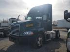 2015 Mack Cxu600 Semi Truck продається в Dyer, IN - Minor Dent/Scratches