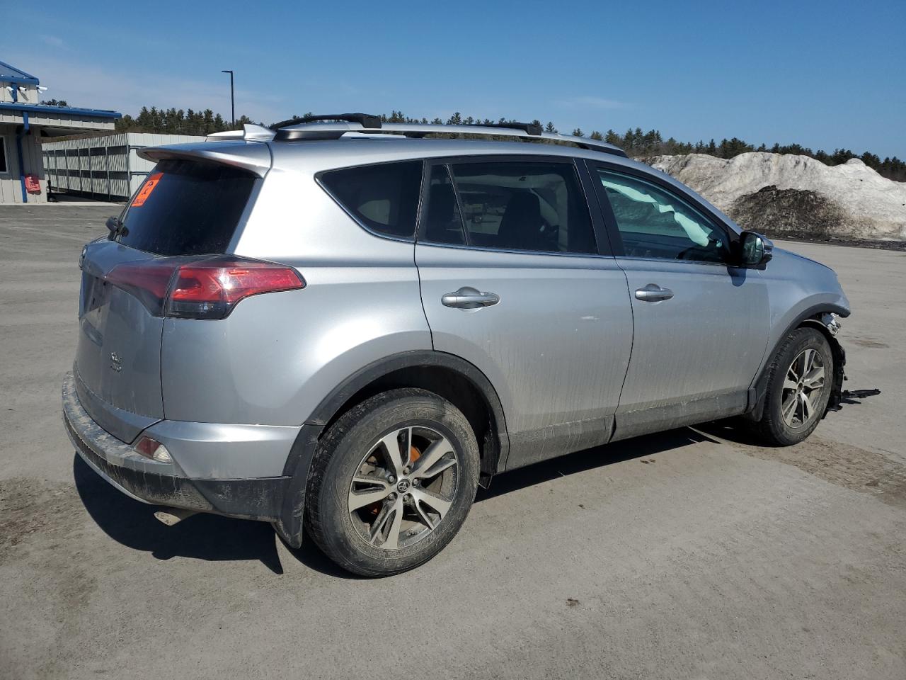 2016 Toyota RAV 4 - Image 3
