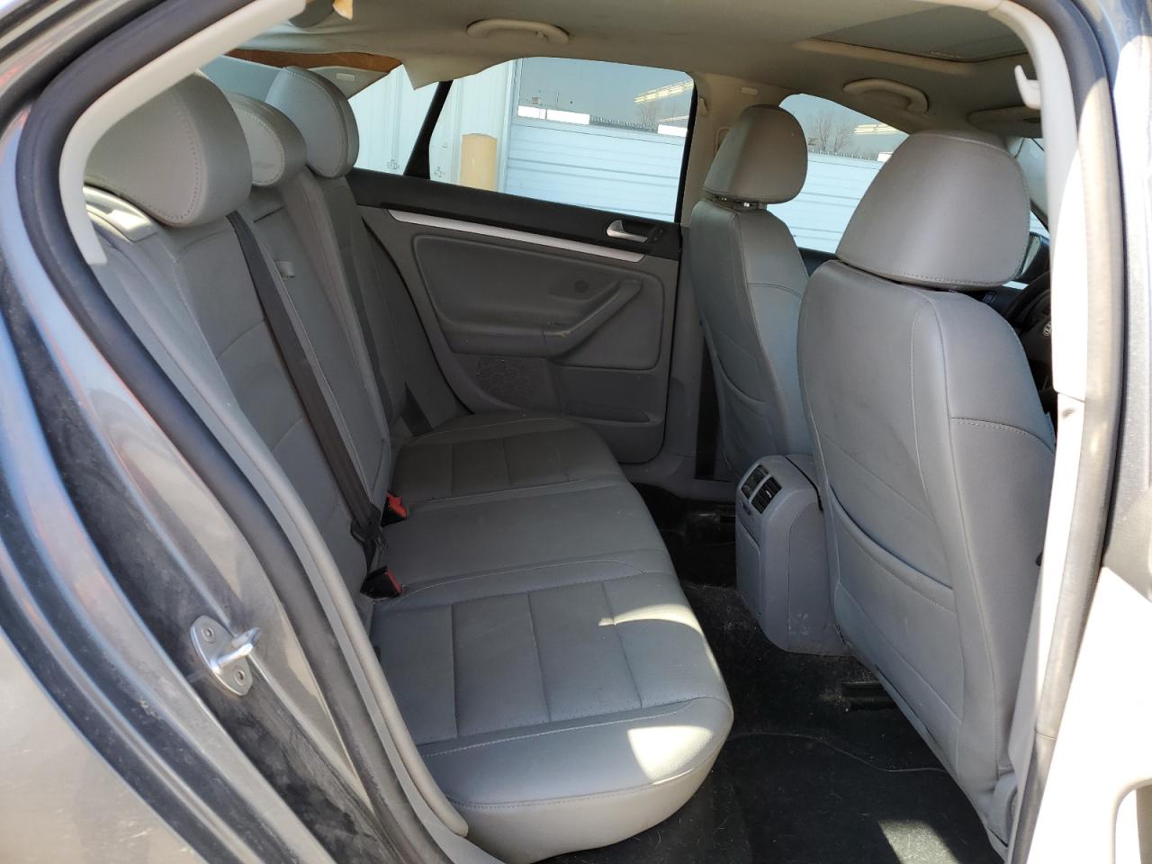 2007 Volkswagen Jetta 2.0T Option Package 1 VIN: 3VWBJ71K17M042504 Lot: 48404045