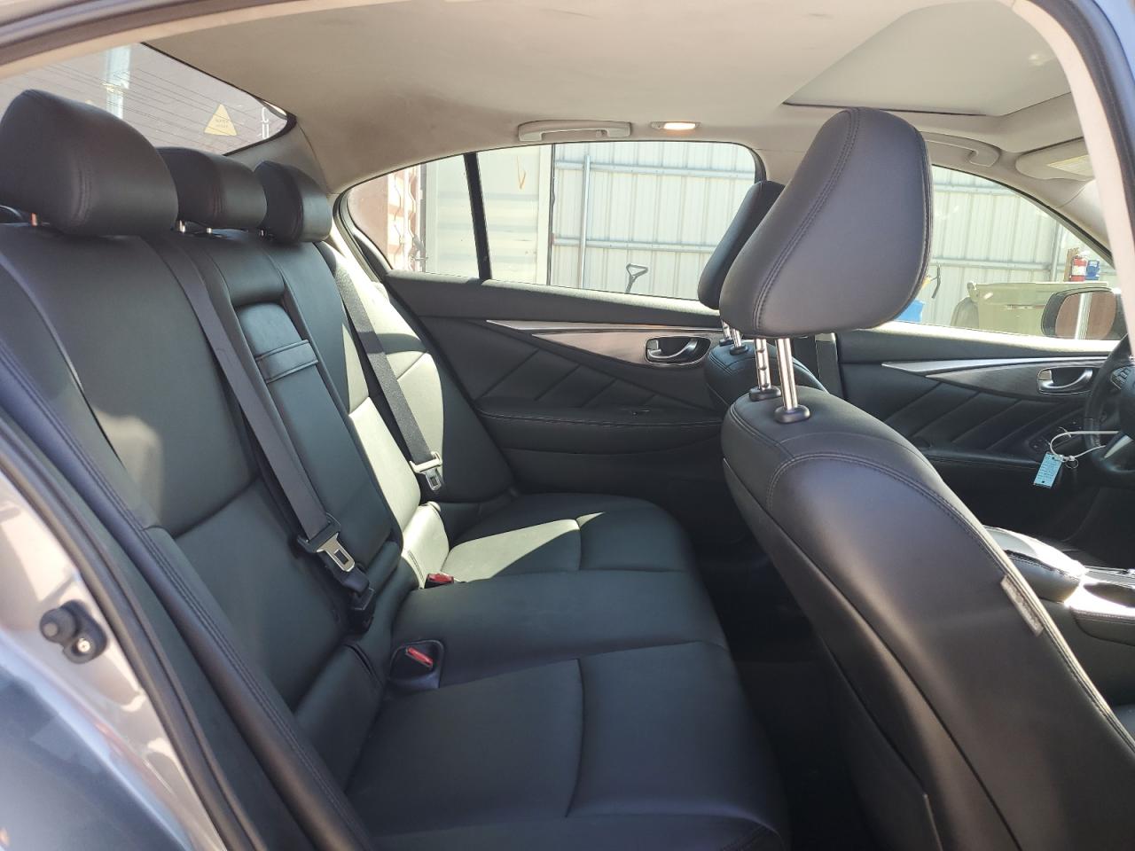 2015 Infiniti Q50 - Image 10