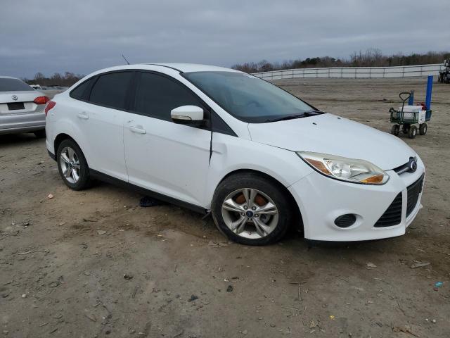 Sedans FORD FOCUS 2014 Biały