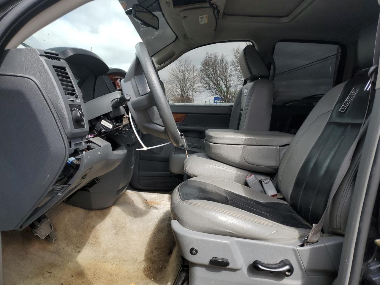 2006 Dodge RAM - Image 7