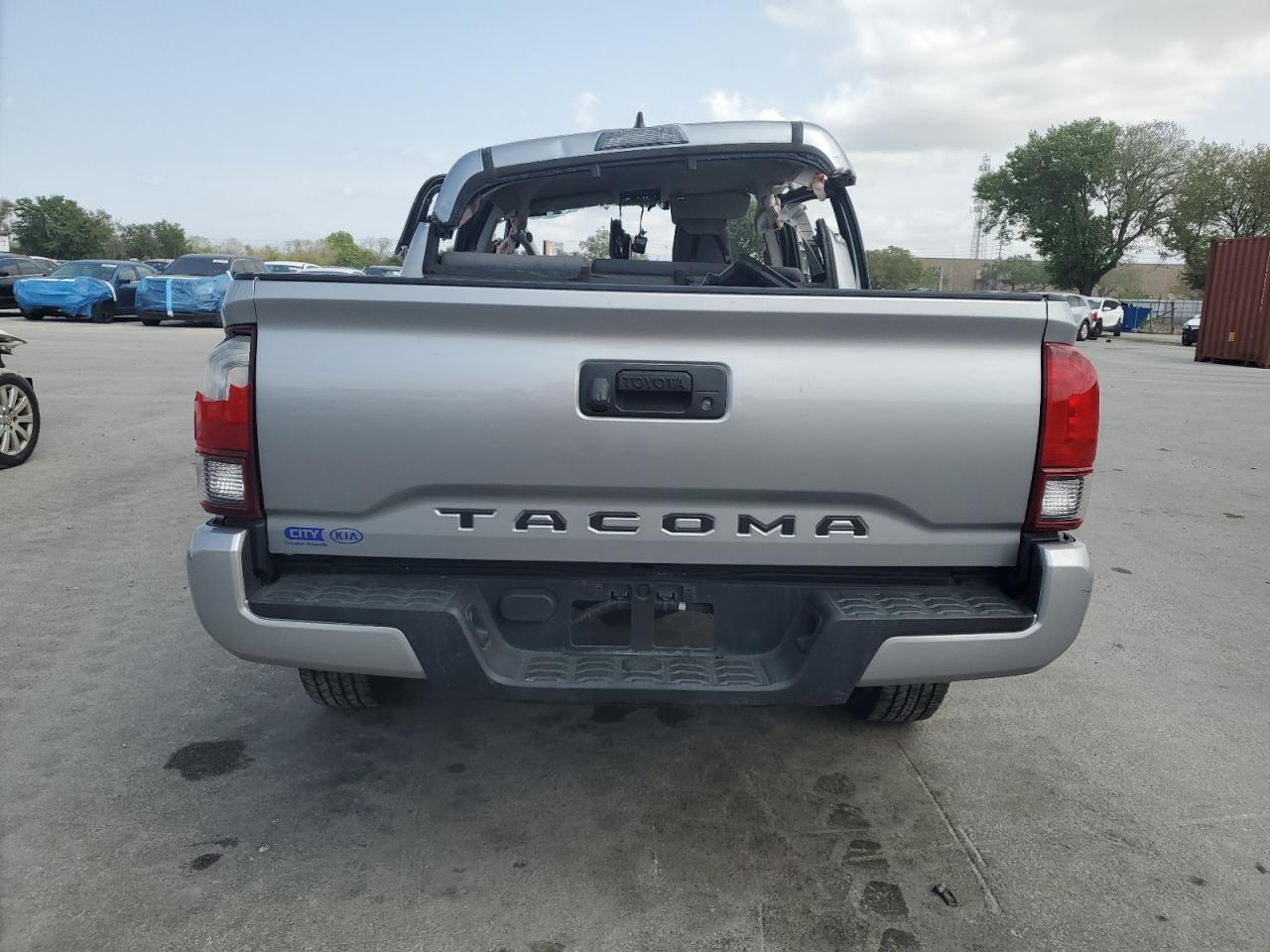2019 Toyota Tacoma - Image 6