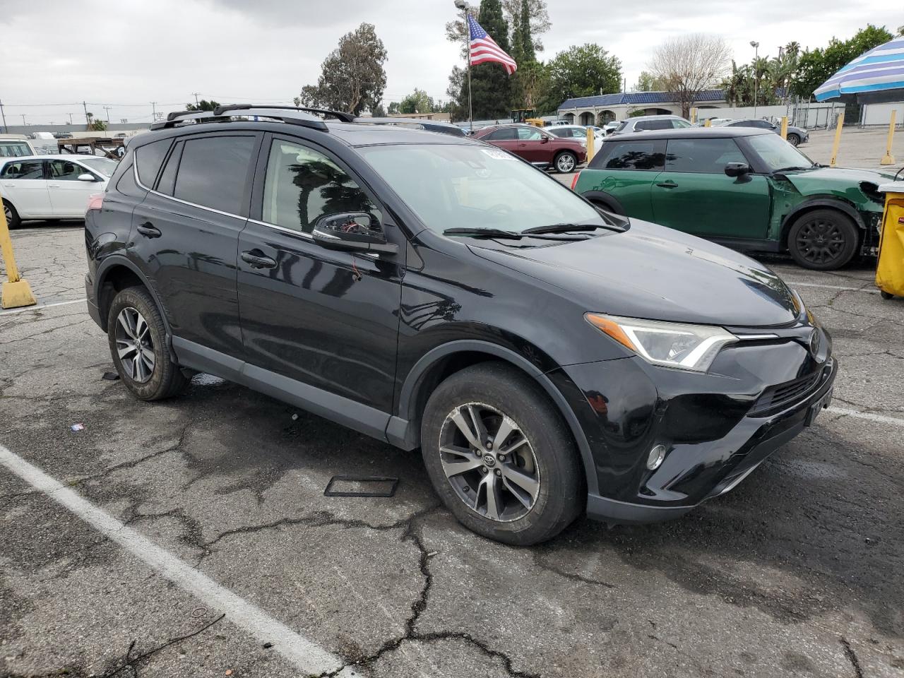 2018 Toyota RAV 4 - Image 4