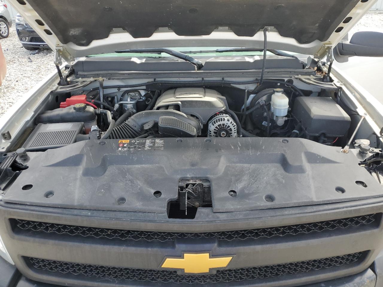 2013 Chevrolet Silverado - Image 11