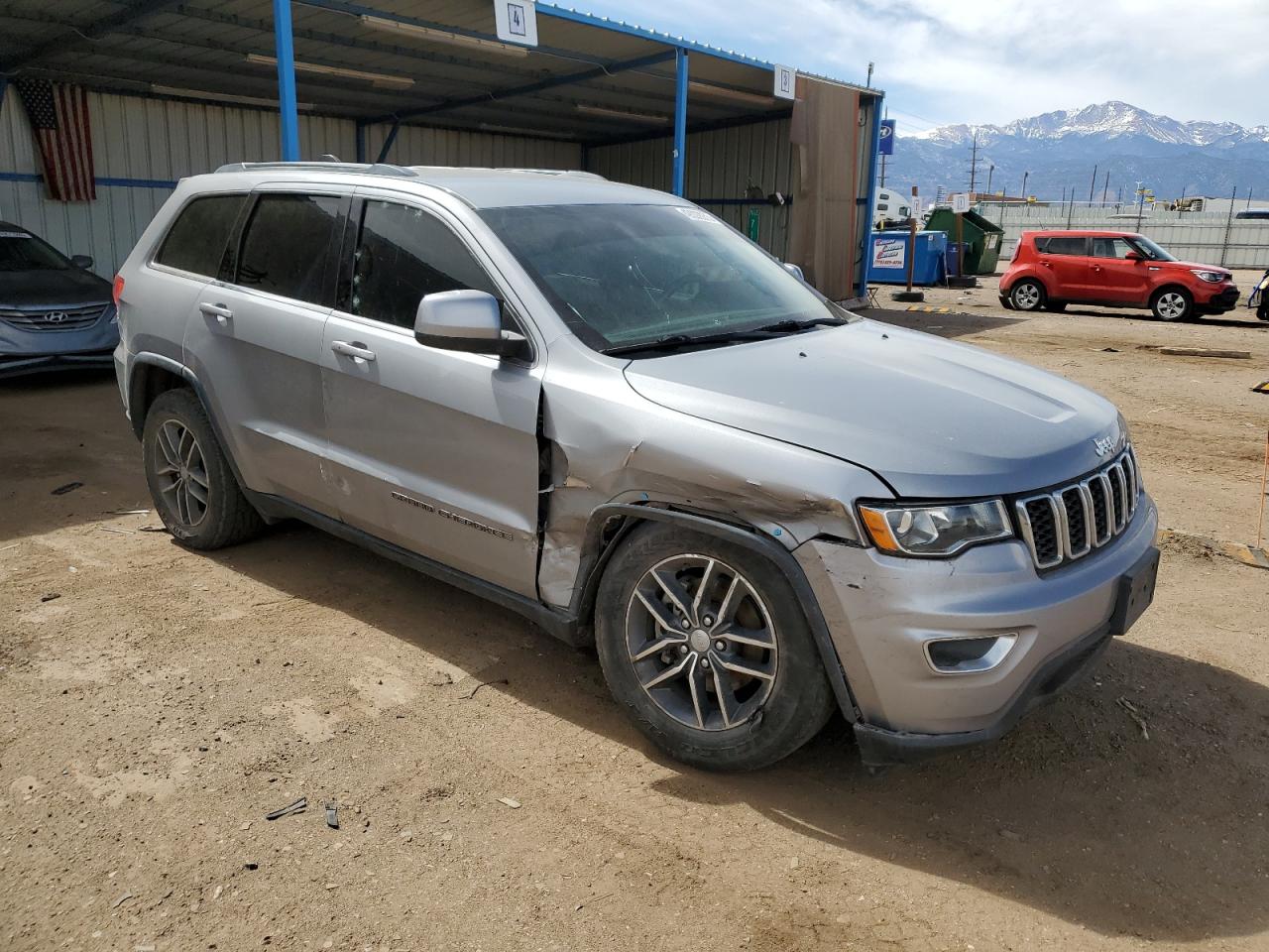 2018 Jeep Grand Cherokee - Image 4